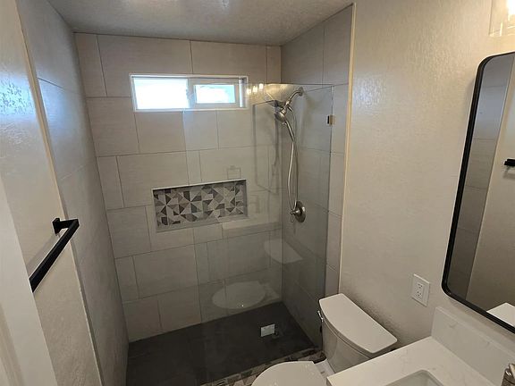 5th image of 2130 E 5th St