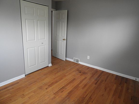 4th image of 6100 Alvin Dr