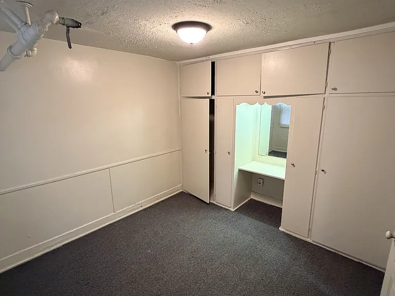 707 S Rose St — Photo 3