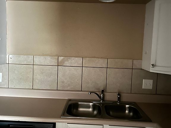 5th image of 205 S Linden St APT 9D