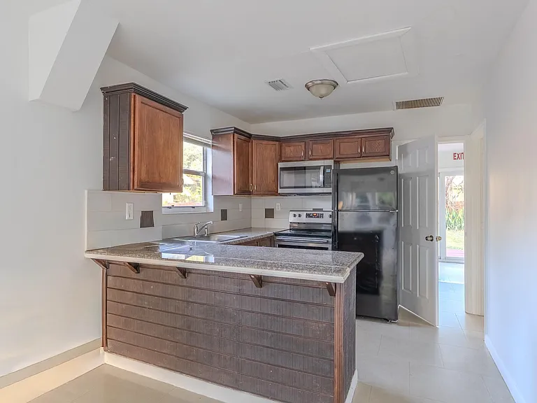 521 S 24th Ave — Photo 10