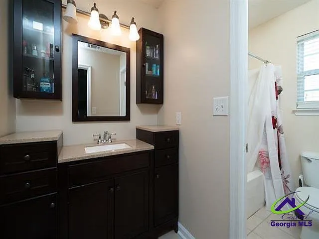 130 Coronation Dr — Photo 5