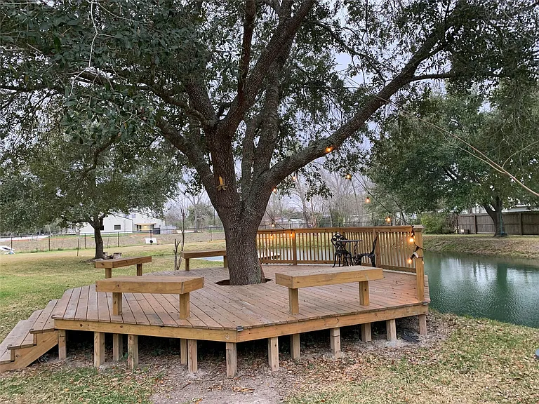 9706 Camelots Ct #B — Photo 7