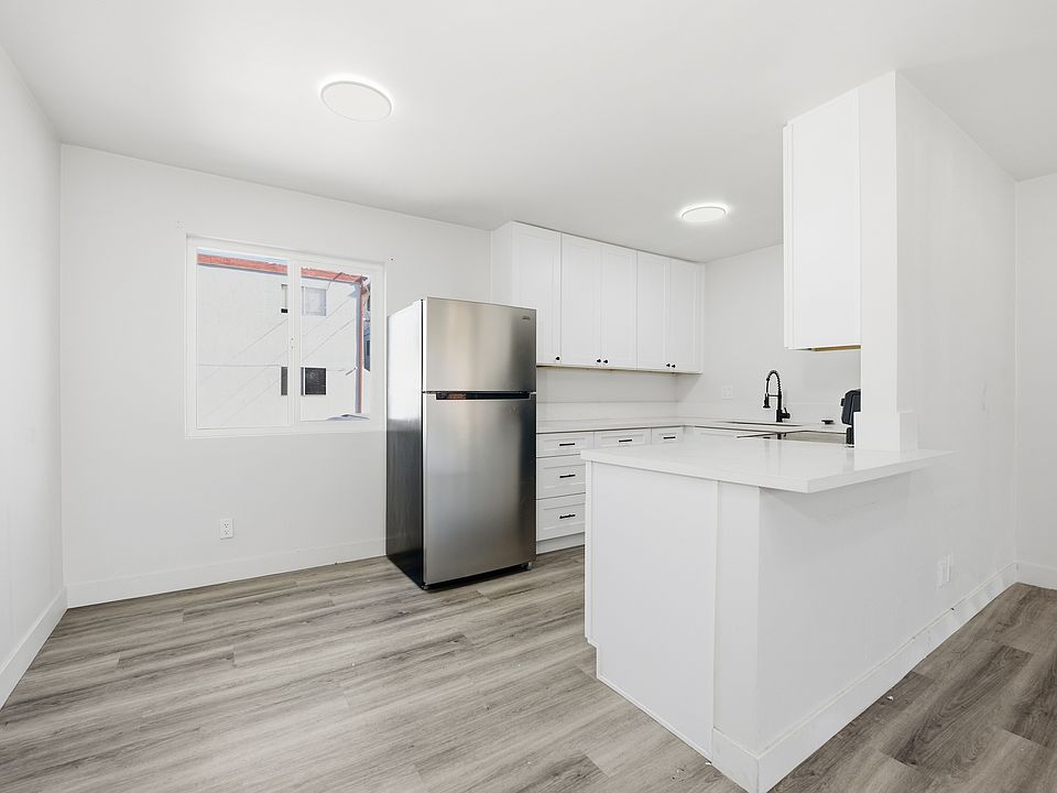 1st image of 4275 48th St APT 8