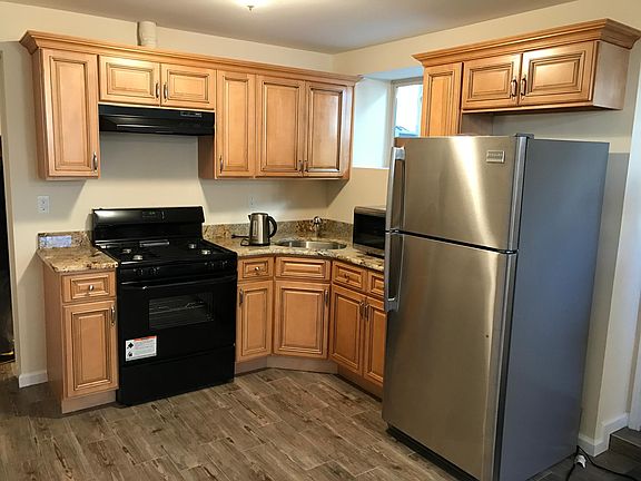 3rd image of 92 Holcomb Ave #2