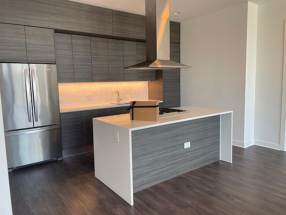 2nd image of 210 W Kinzie St #1