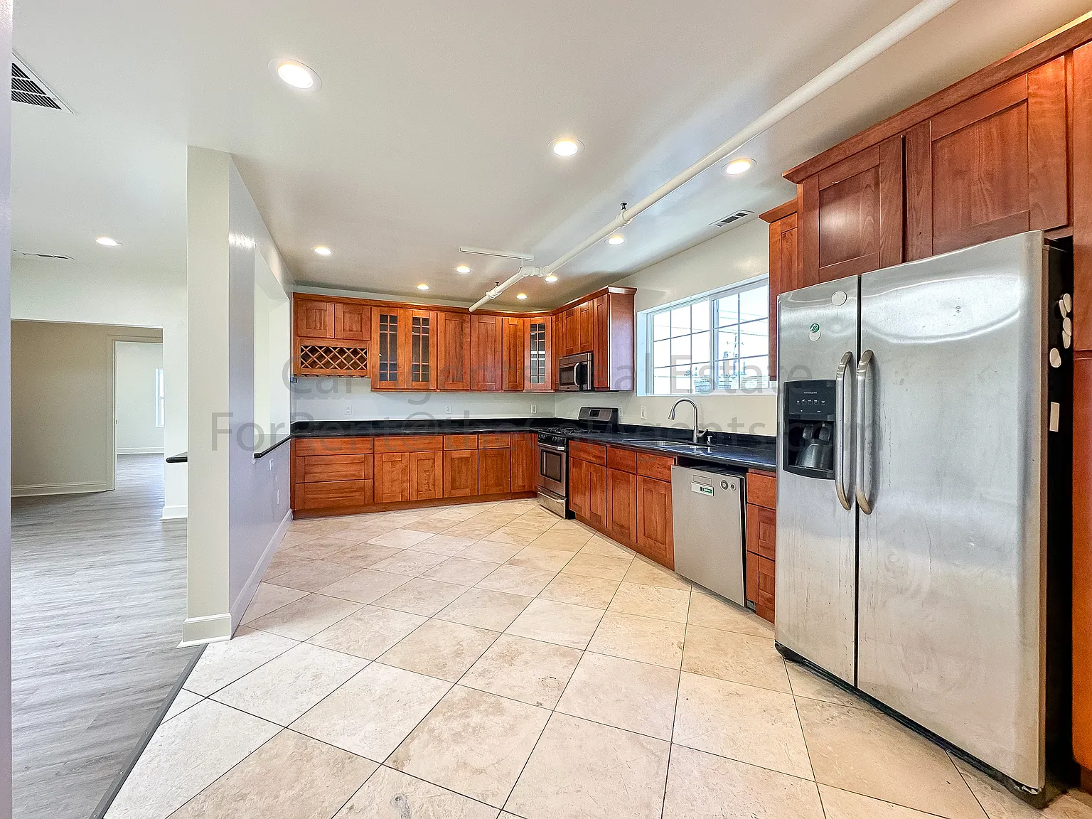 3 bed, 2000 sqft, $3,300 — Photo 2