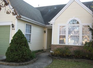504 Hydrangea Dr, Mount Laurel, NJ 08054