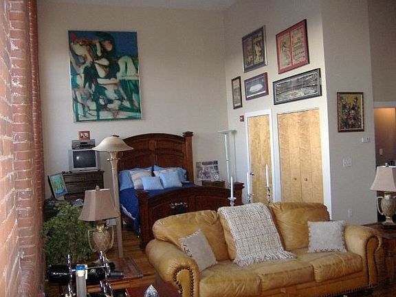 4th image of 589 Atwells Ave