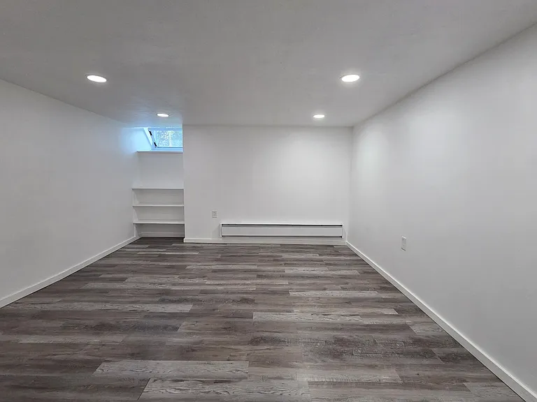 621-623 Lincoln Ave #1 — Photo 5