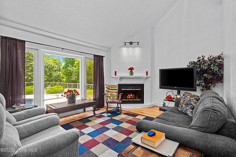 5th image of 7 Peggy Ann Road