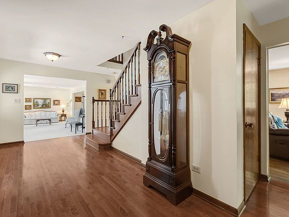 3rd image of 65 Regent Dr