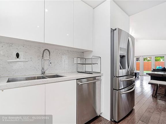 4th image of 4765 NW 99th Pl