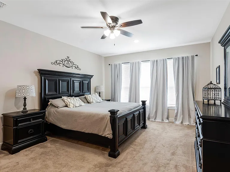 9211 Lowell Cliff Dr — Photo 24
