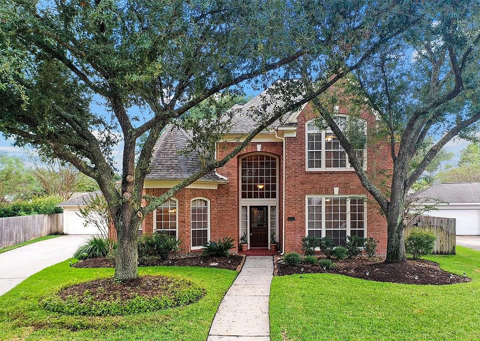 1st image of 15106 Vista Heights Dr