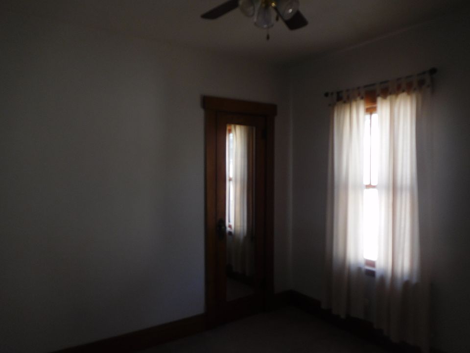 2nd image of 855 S 50th Ave