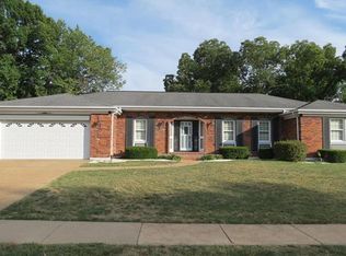 5328 Zamora Dr, Saint Louis, MO 63128