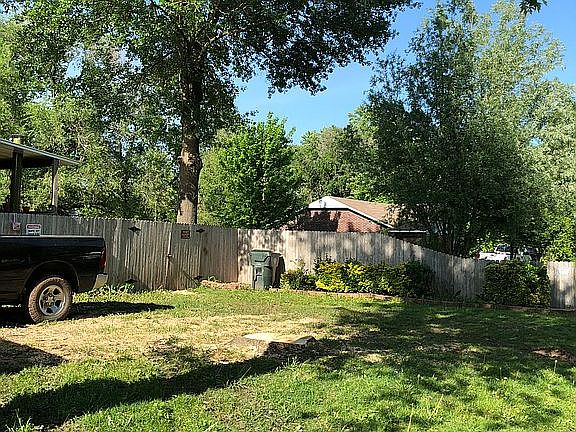 South with privacy fence