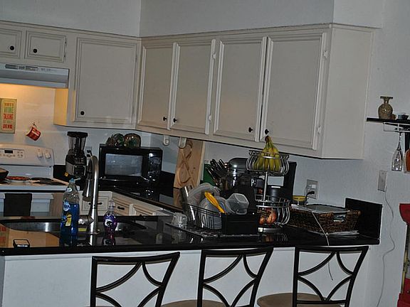 5th image of 13421 Garden Grove St #747