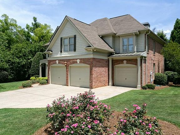 2nd image of 4008 Honeytree Ln NE