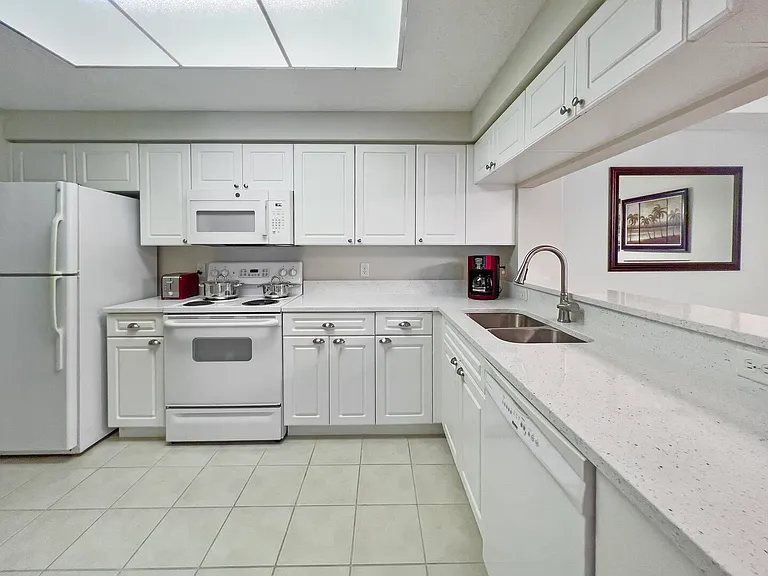 3018 Alcazar Pl #104 — Photo 4