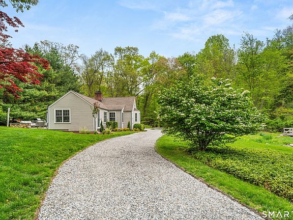 3rd image of 5 Lehn Farm Road