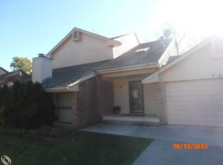 7202 Indian Creek Dr, West Bloomfield, MI 48322