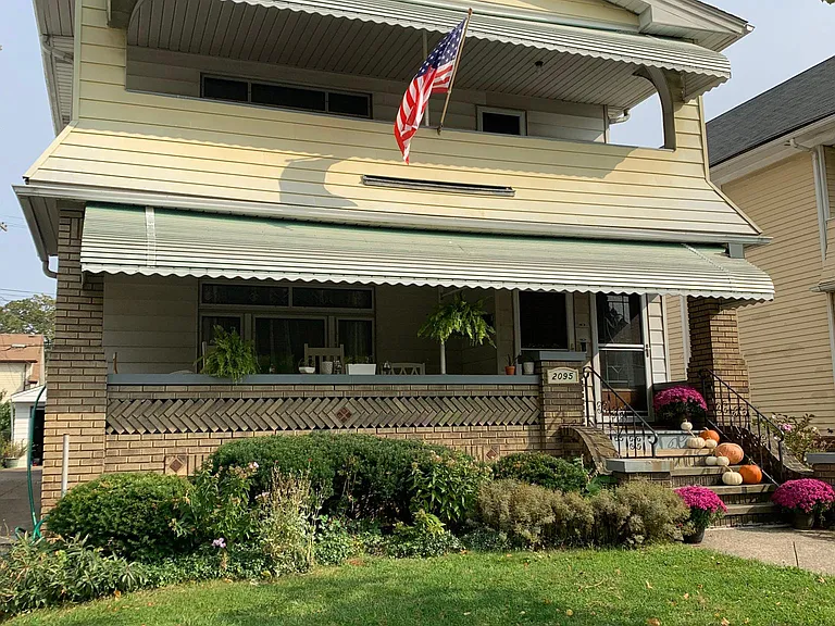 2097 Lewis Dr #UPSTAIRS — Photo 1