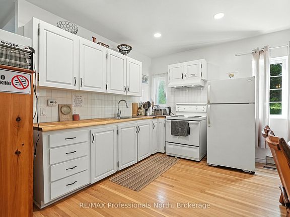 5th image of 905 Starratt Rd