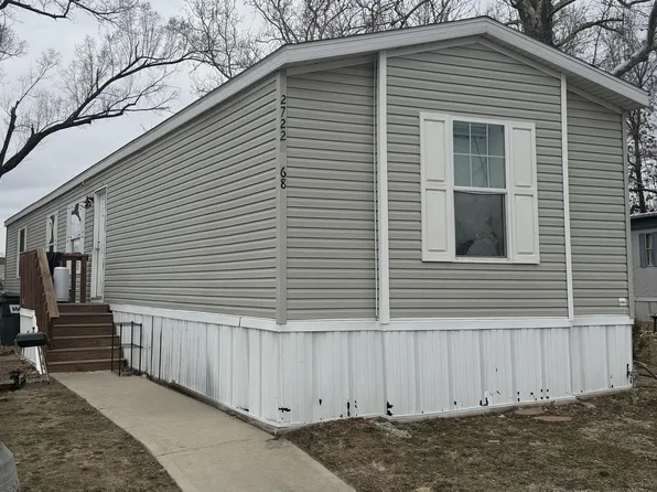 2722 S 71st Pl, Kansas City, KS 66106