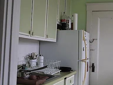 4th image of 72 Strathmore Rd APT 11B