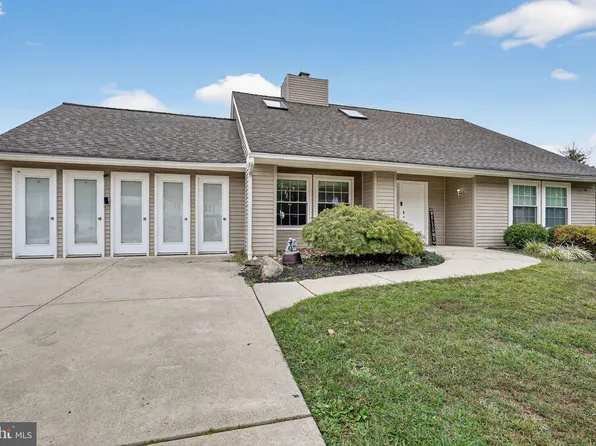 32 Carlton Ave, Marlton, NJ 08053