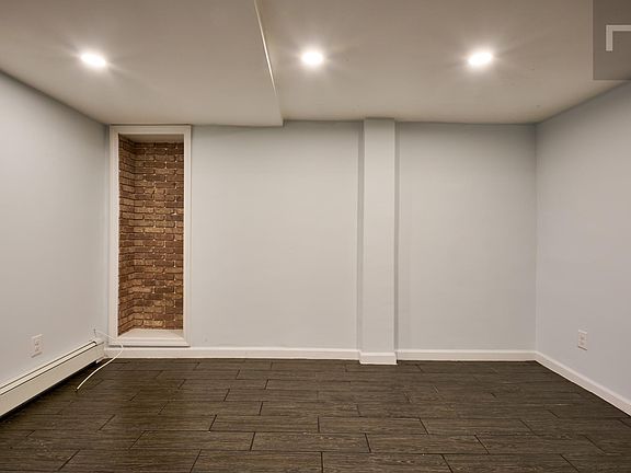 2nd image of 1100 Jackson Ave #B