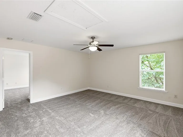 3205 King George Dr — Photo 15