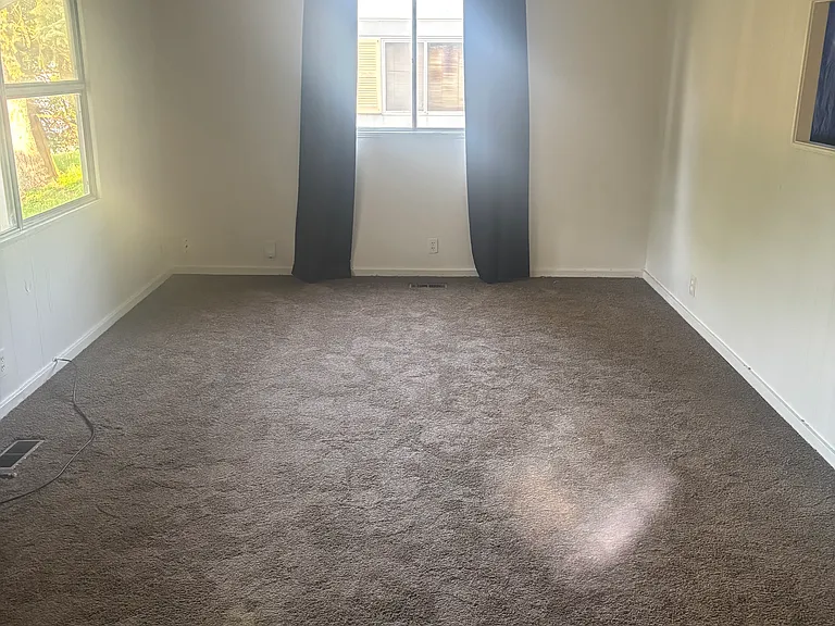 4052 Hill Ave — Photo 5