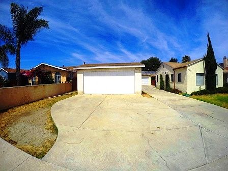 3rd image of 3859 W 118th St