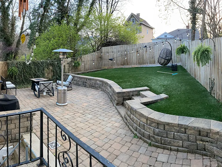 3923 Taylor Ave — Photo 2