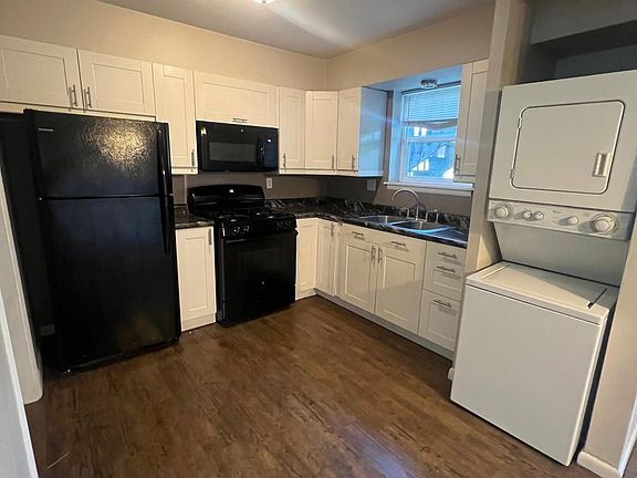 5th image of 7201 N Knoxville Ave #7201