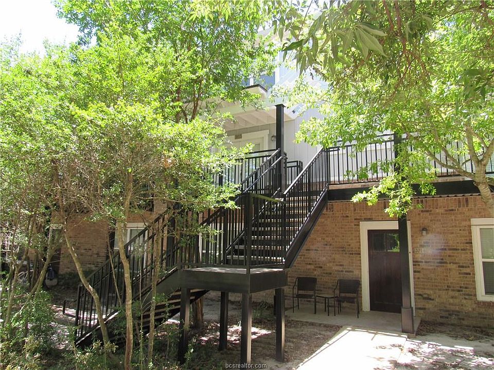 1st image of 1725 Harvey Mitchell Pkwy S APT 2027