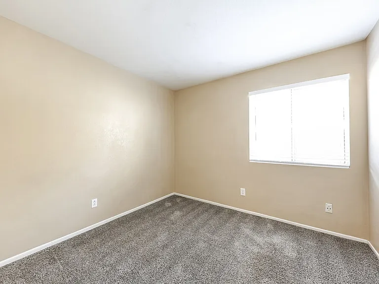 4101 W Wethersfield Rd — Photo 13