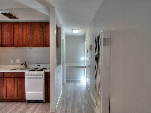 4th image of 319 Poplar Ave #1