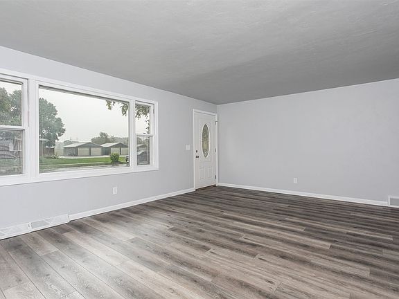 Lots of Oversized Windows