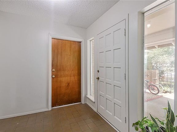 5th image of 8018 Exmoor Dr #B