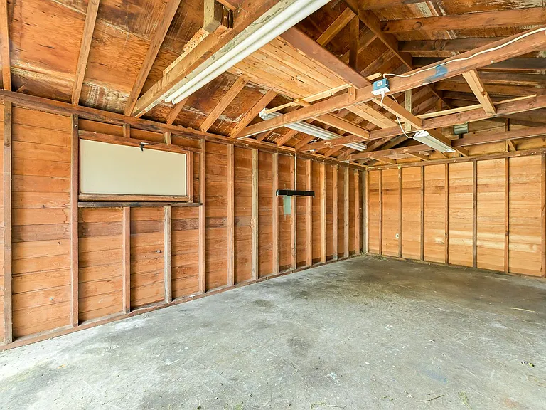 1056 Harrison Ave — Photo 12