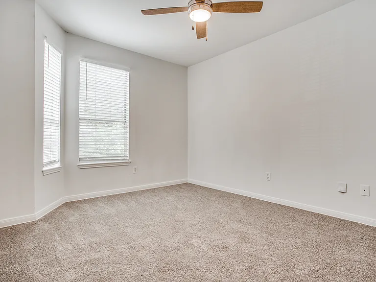 The Estate on Quarry Lake Apartment Homes — Photo 49