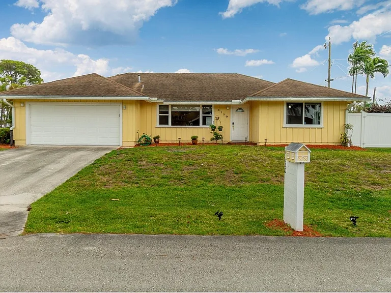 6130 Francis St — Photo 16