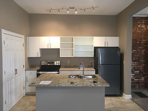 2nd image of 167 N 21st St