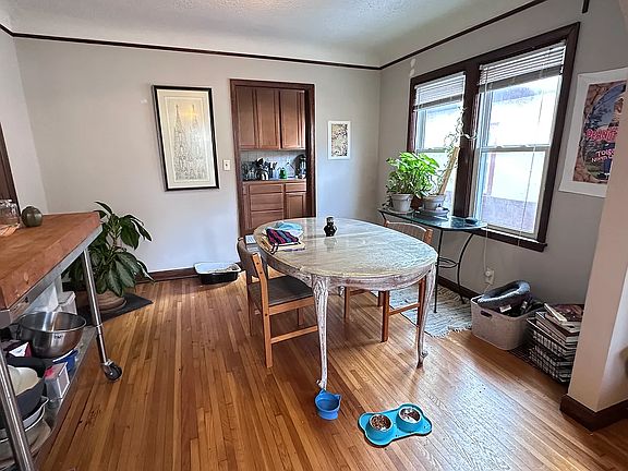 4th image of 3017 31st Ave S