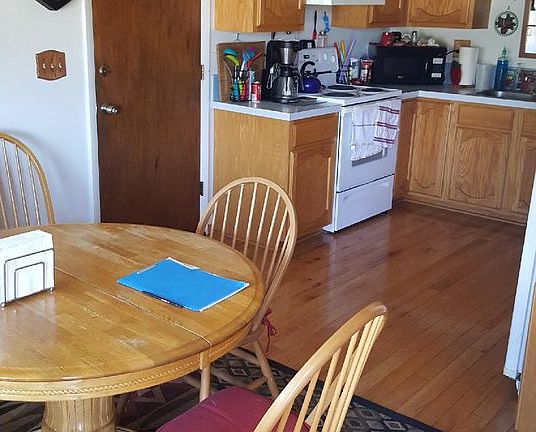 3rd image of 3508 Latham Ave