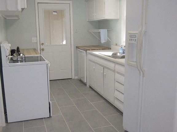 3rd image of 3801 Whispering Pines Dr